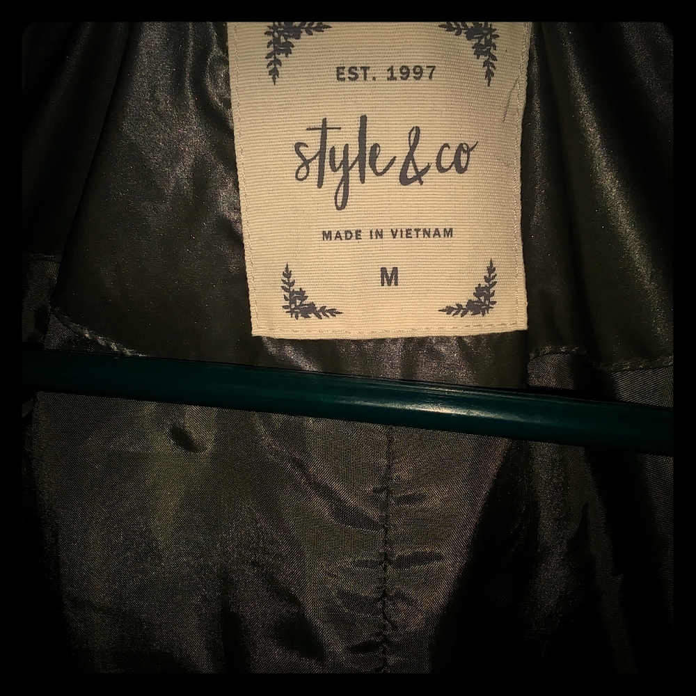 Women's rain jacket